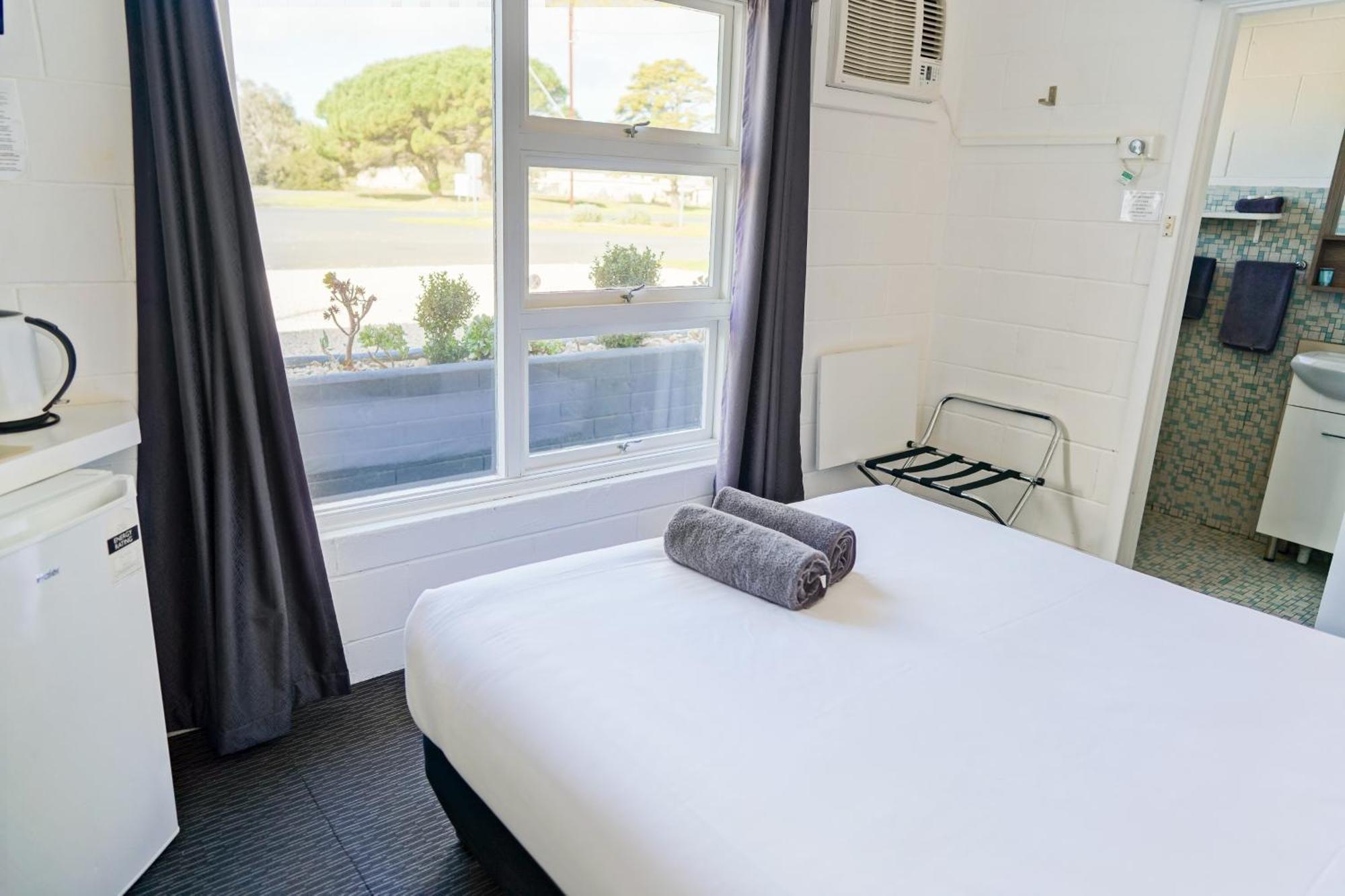 Meningie Waterfront Motel Extérieur photo