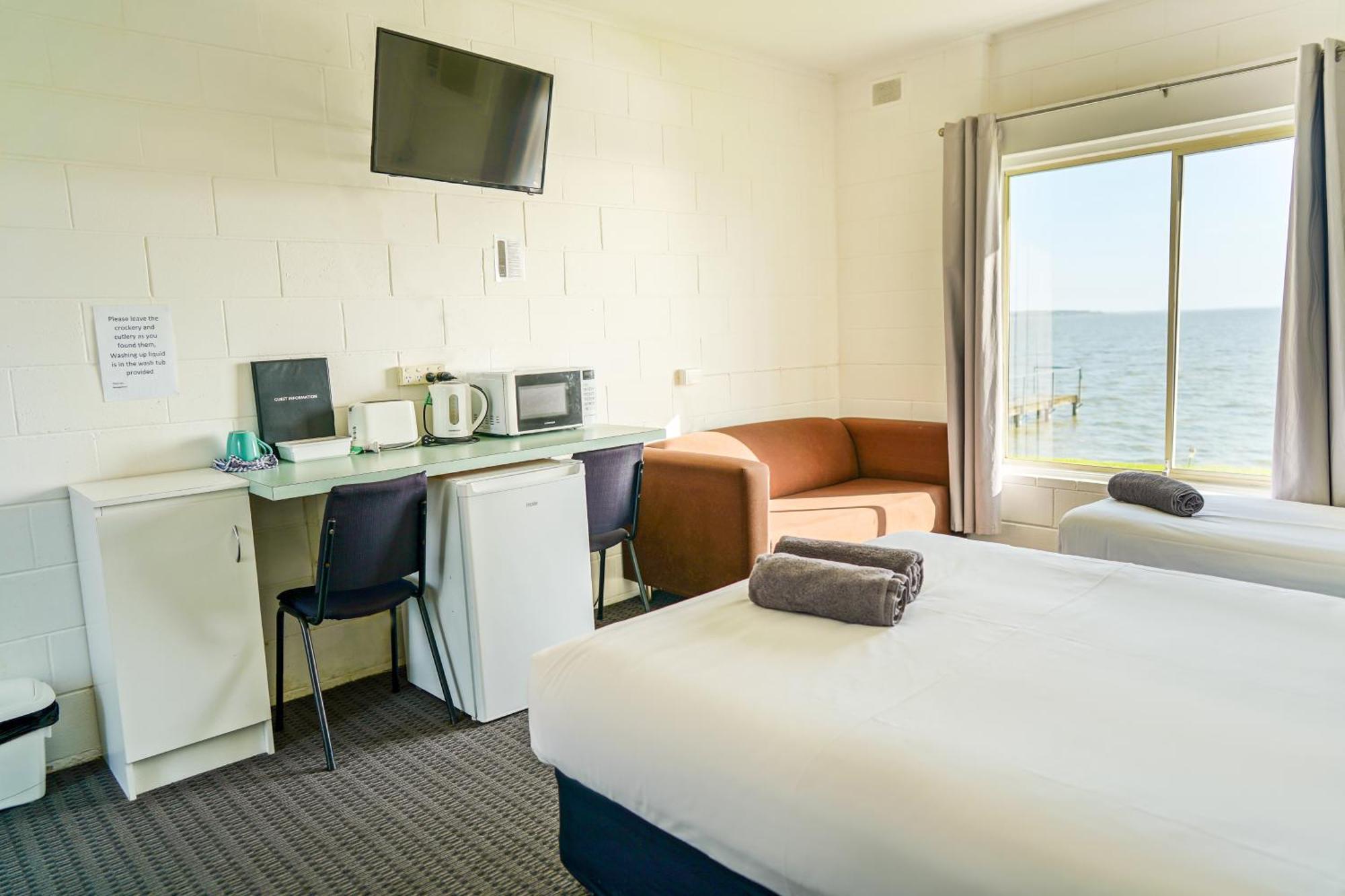 Meningie Waterfront Motel Extérieur photo