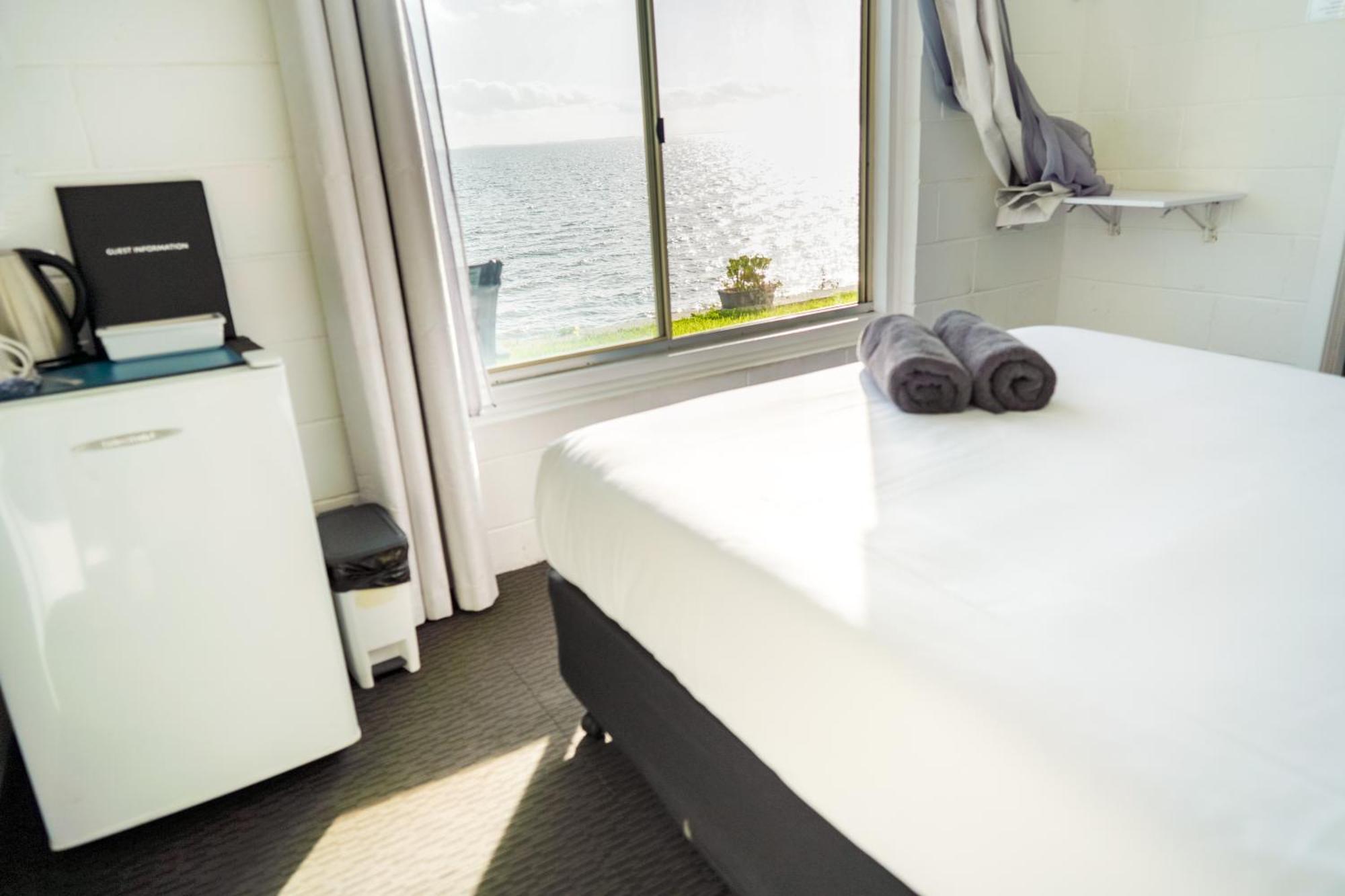 Meningie Waterfront Motel Extérieur photo