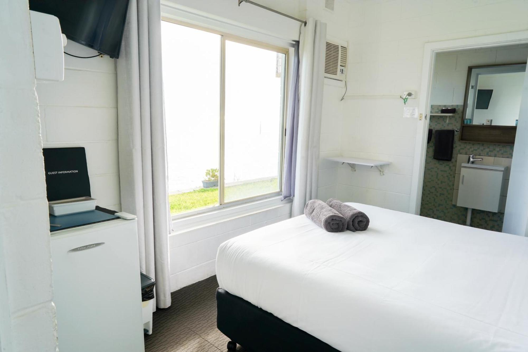 Meningie Waterfront Motel Extérieur photo