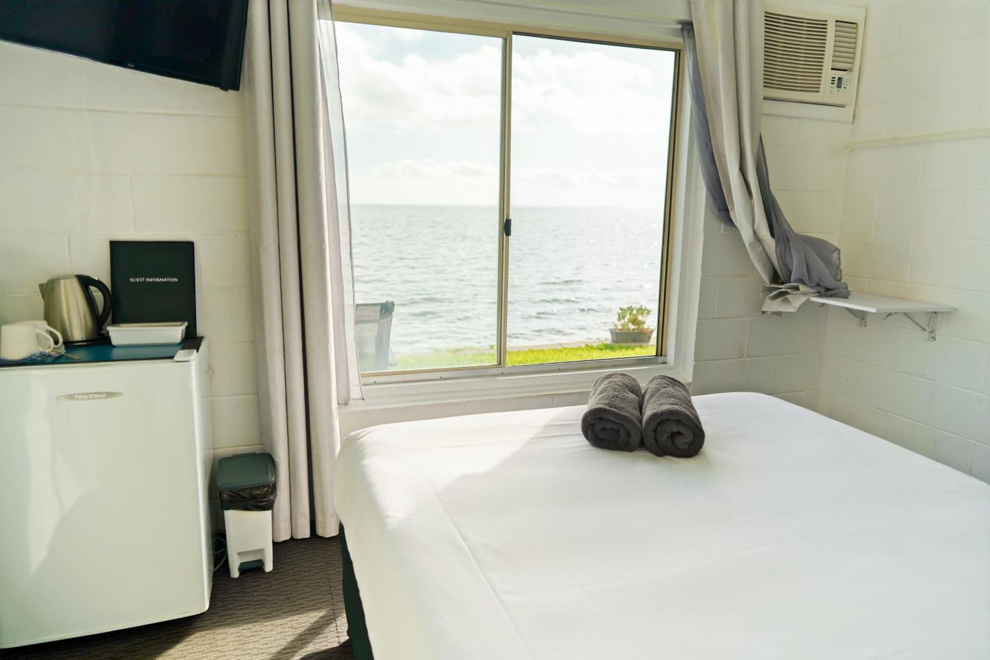 Meningie Waterfront Motel Extérieur photo