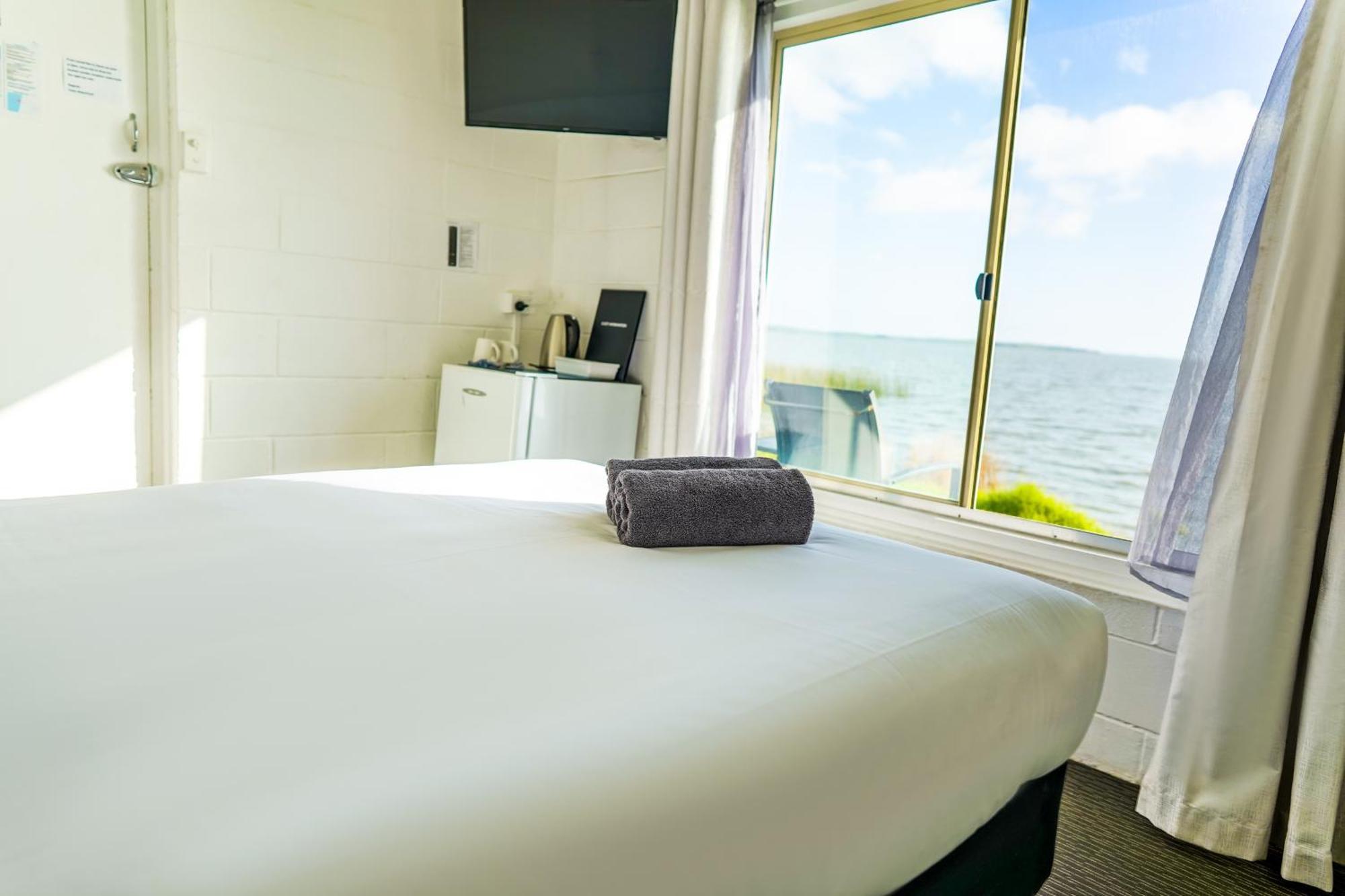 Meningie Waterfront Motel Extérieur photo