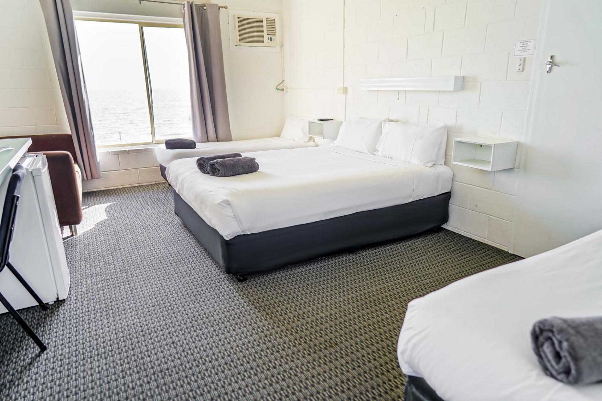 Meningie Waterfront Motel Extérieur photo