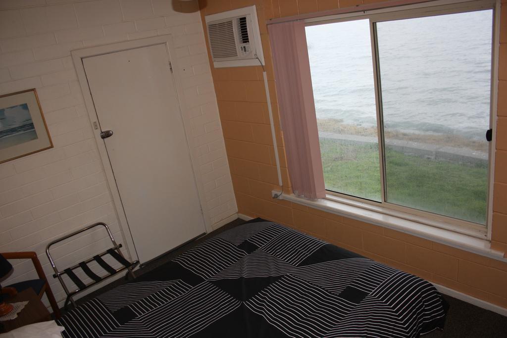 Meningie Waterfront Motel Extérieur photo