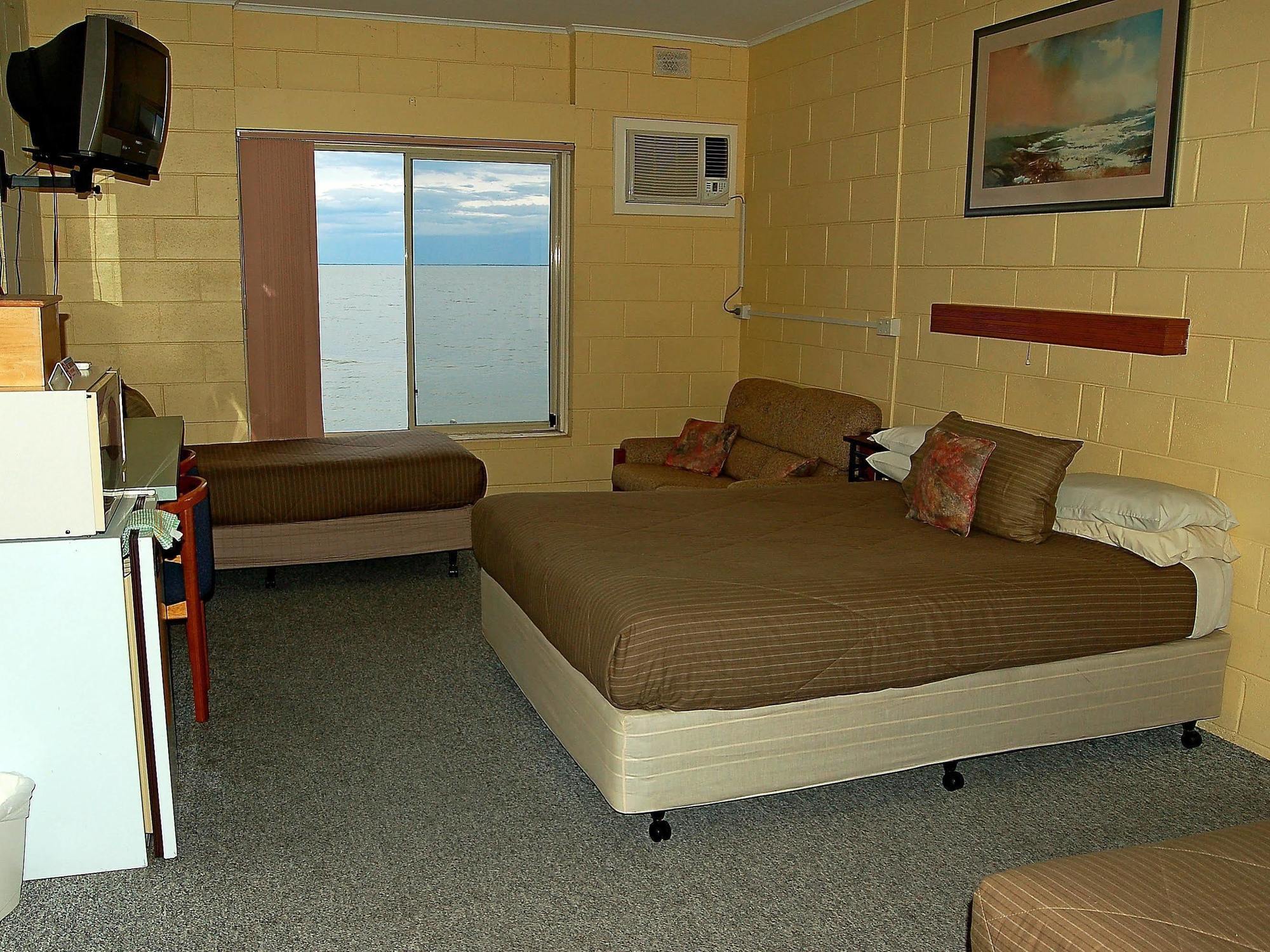 Meningie Waterfront Motel Extérieur photo